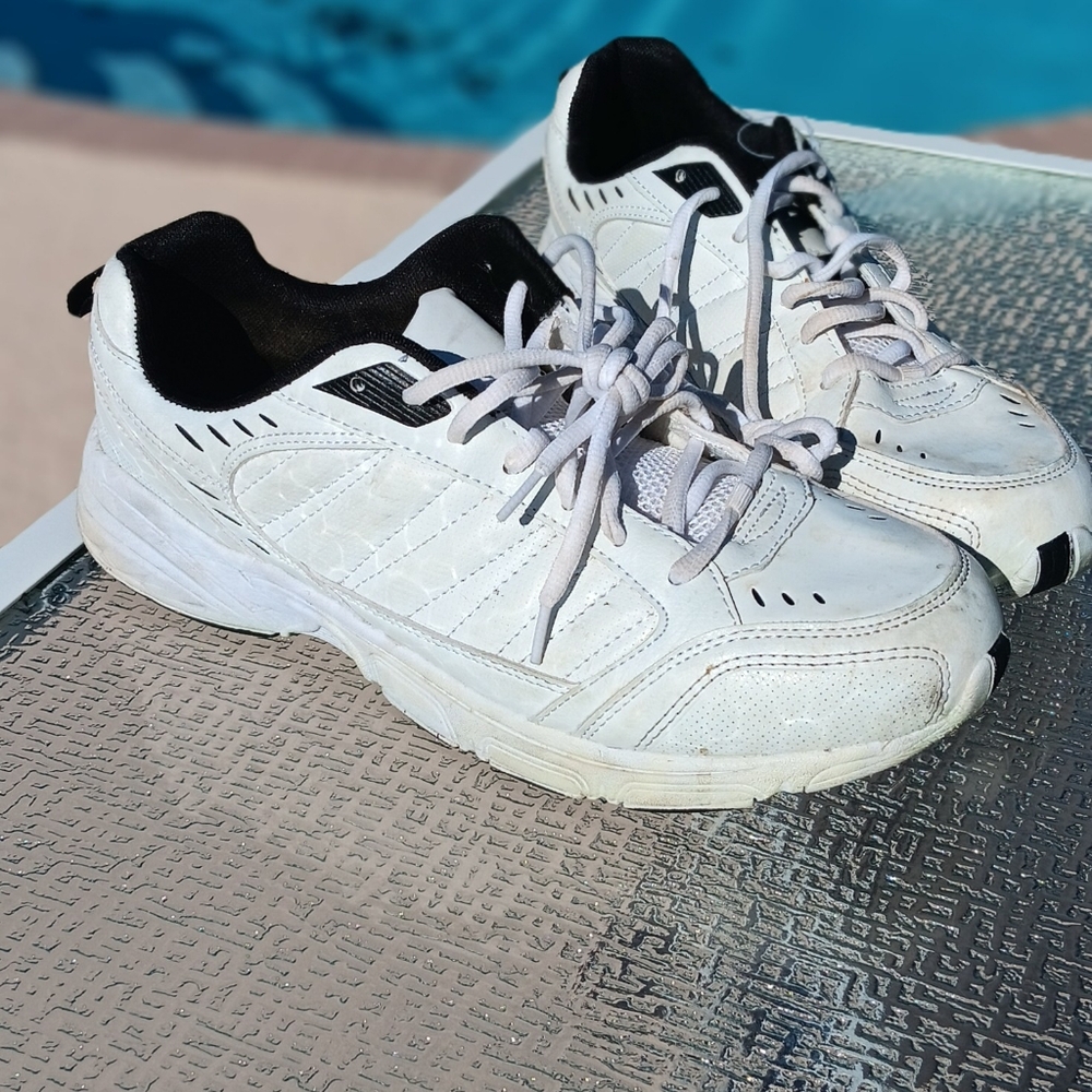 Size 13 tennis shoes